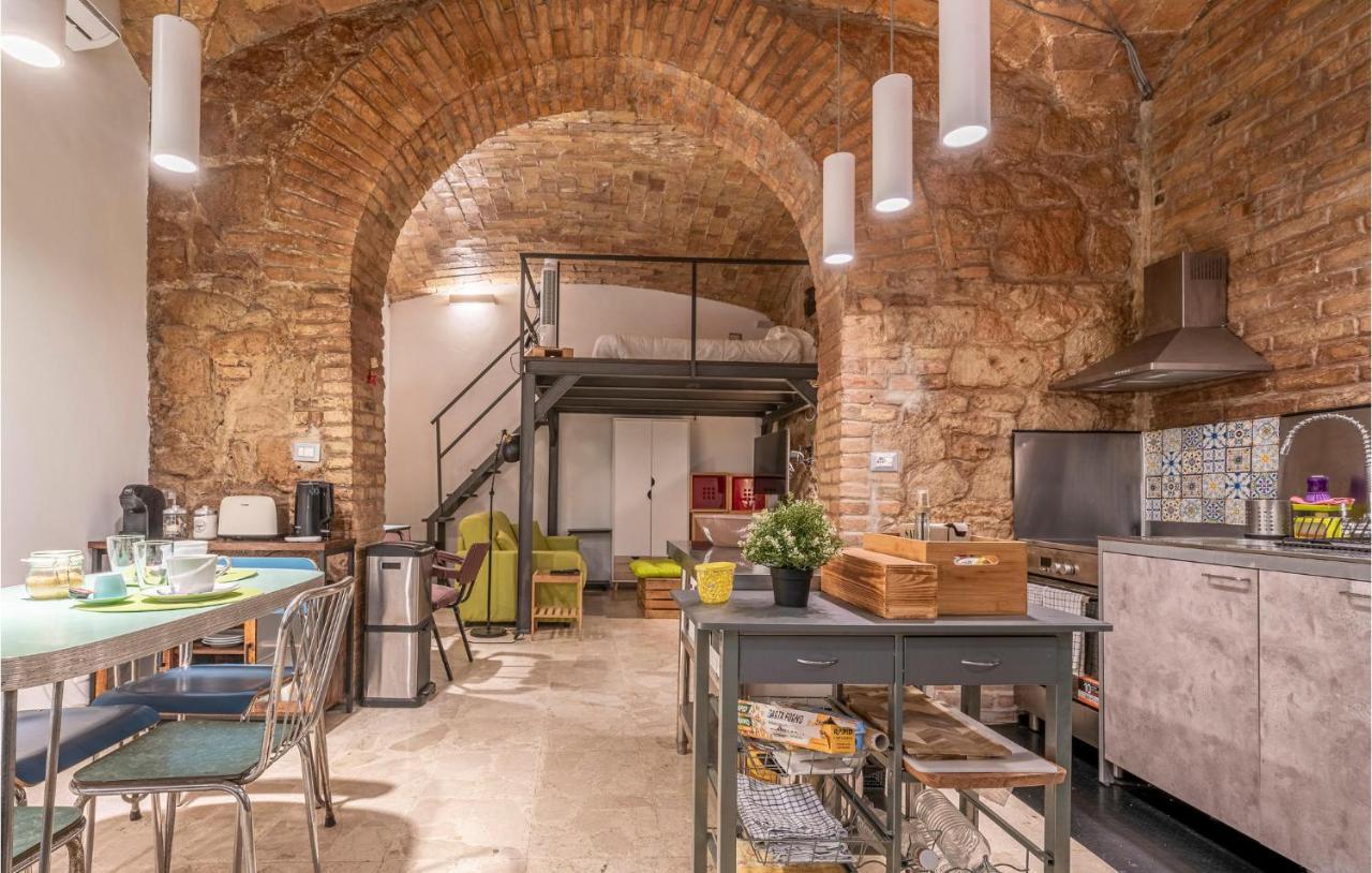 Amazing In With Kitchenette Rom